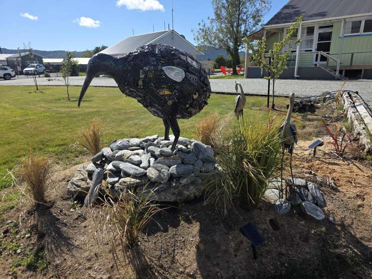 44 Main Road Whataroa_16