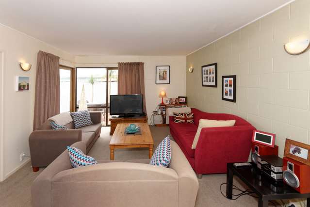 2/67 Moana Avenue One Tree Hill_3