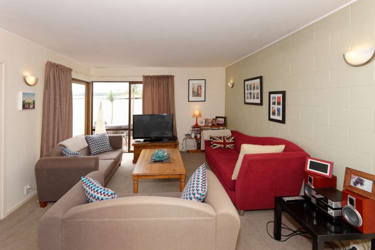 2/67 Moana Avenue One Tree Hill_3