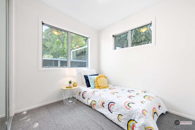 73 Miromiro Road Normandale_11