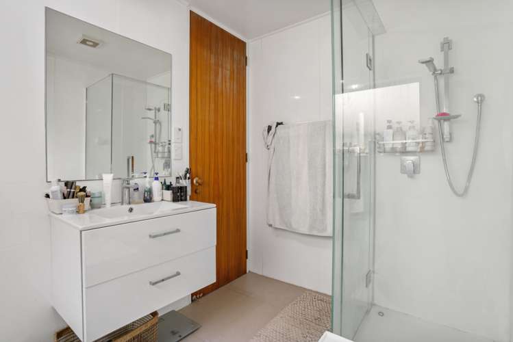 2/16 Mistletoe Place Browns Bay_13