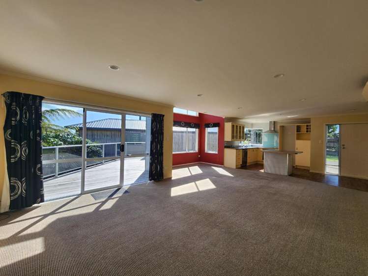 20 The Outlook Oakura_2