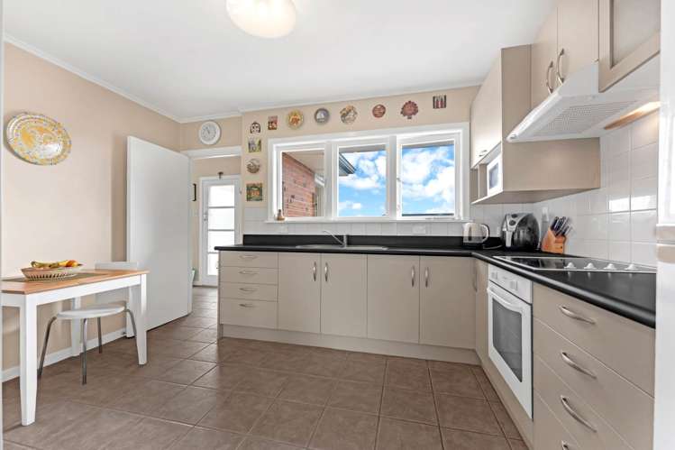 1/3 Newhaven Terrace Mairangi Bay_5