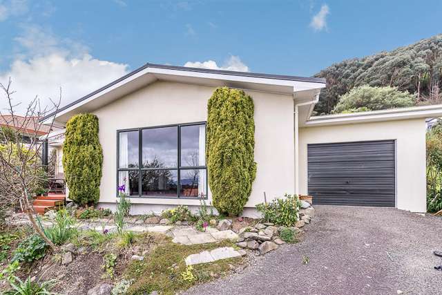 89 Kakariki Grove Waikanae_1