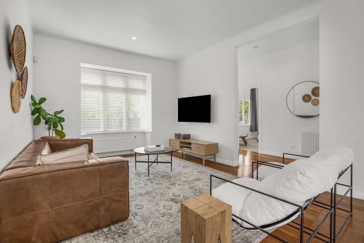 2 Richard Grove Stokes Valley_3