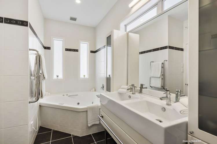 8 Bristow Place Karori_12