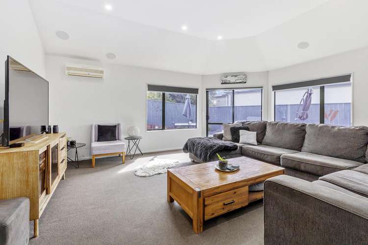 2 Endeavour Drive Whitby_8