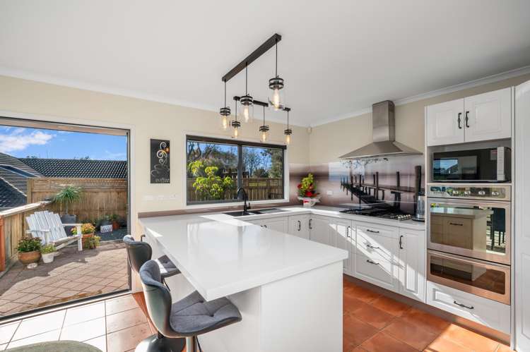 2 Holcombrooke Lane Welcome Bay_11