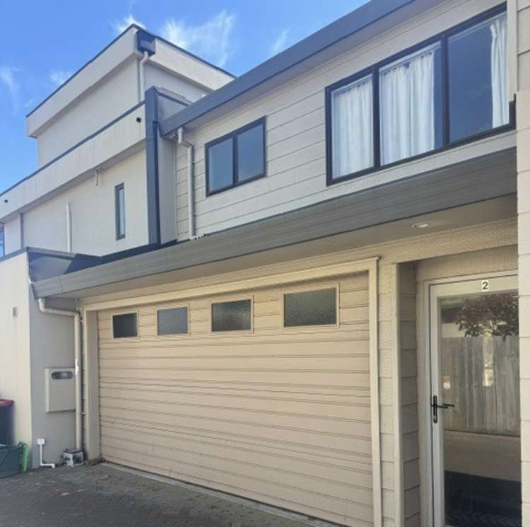 2/49 Tawa Street_0