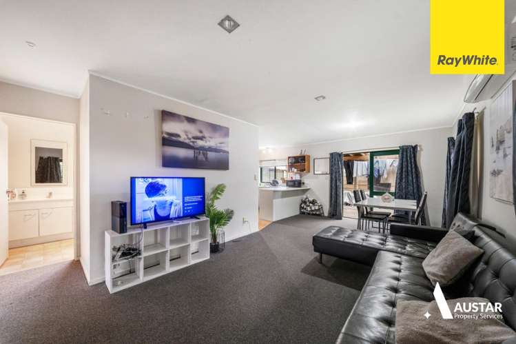  A/60 Cobham Crescent Kelston_5