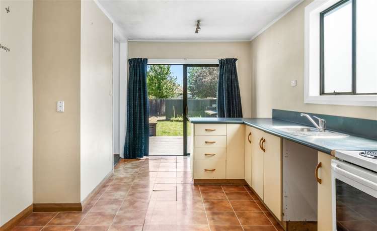 18 De Havilland Street Hornby_2