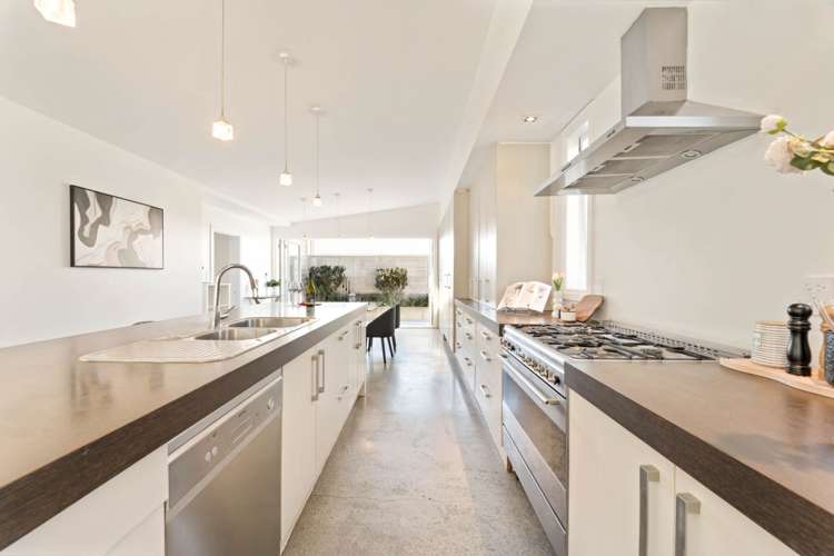 106 Titirangi Road New Lynn_13