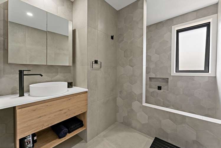 2 Tollana Road Te Atatu Peninsula_23