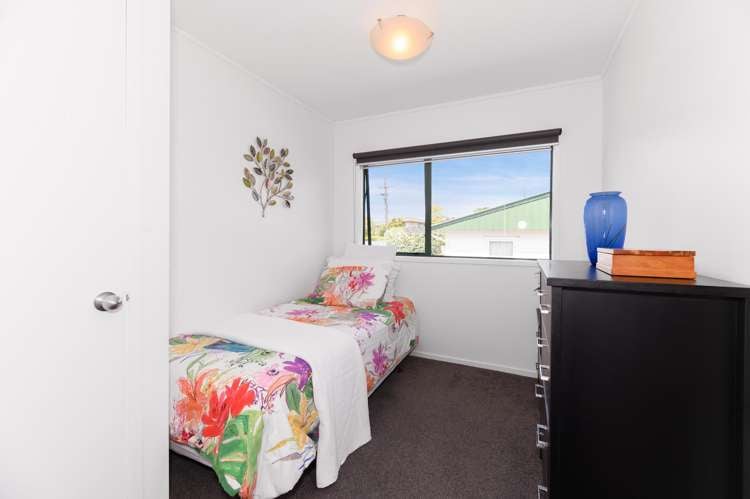 2B Porter Avenue Te Atatu South_8