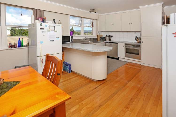 25 Castaing Crescent Te Atatu South_6