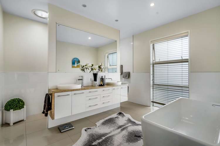 28 Stace Hopper Drive One Tree Point_24