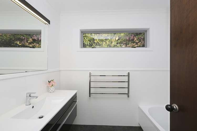 4 Catherine Crescent Moturoa_13