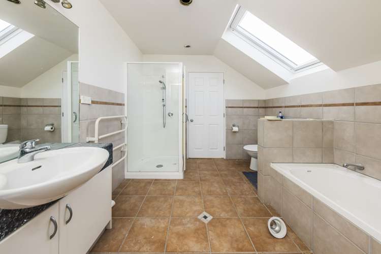 317 Hill Road The Gardens_8