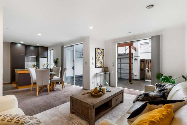 16/3 Wagener Place Mount Albert_1