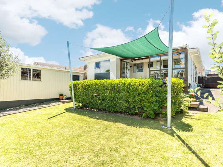 2/4214a Great North Road Glendene_1