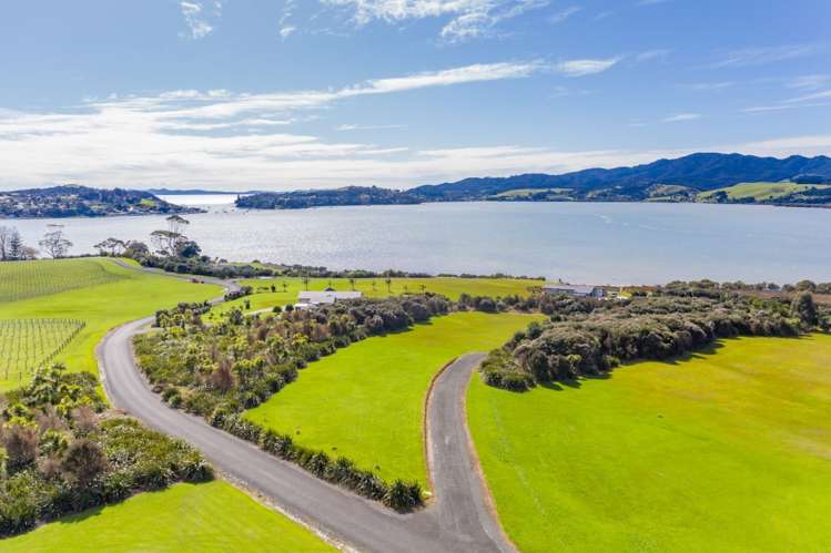 2958 State Highway 10 Paewhenua Island_0