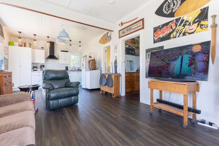 6 Kapiti Lane Otaki Beach_6