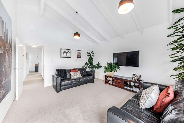 2/69 Trias Road Totara Vale_8