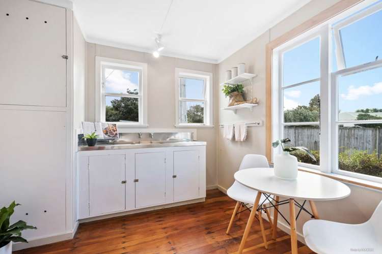 21 Fairfax Avenue Northcote_7