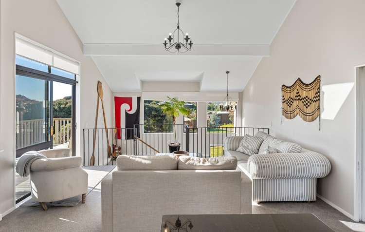 279 Peka Peka Road_4