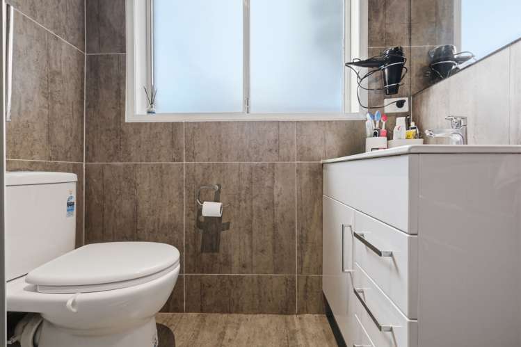 1/57 Chartwell Avenue Glenfield_9