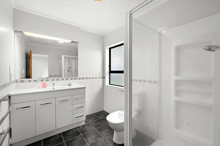 34 Ellerslie Avenue Chedworth_13