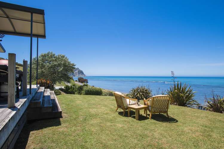 171 Beach Road Tokomaru Bay_14