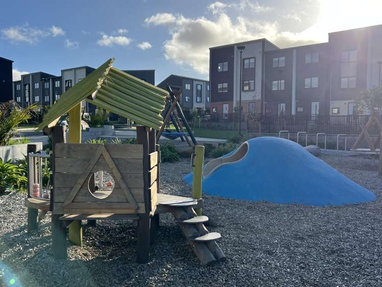 357 Glengarry Road Glen Eden_12