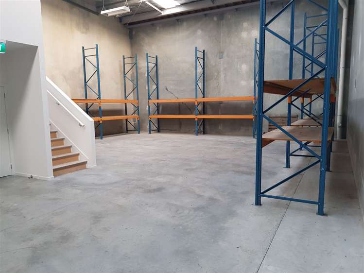 2/2 Distribution Lane Sockburn_2
