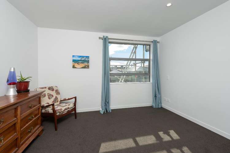 8/24 Princess Terrace Newtown_3