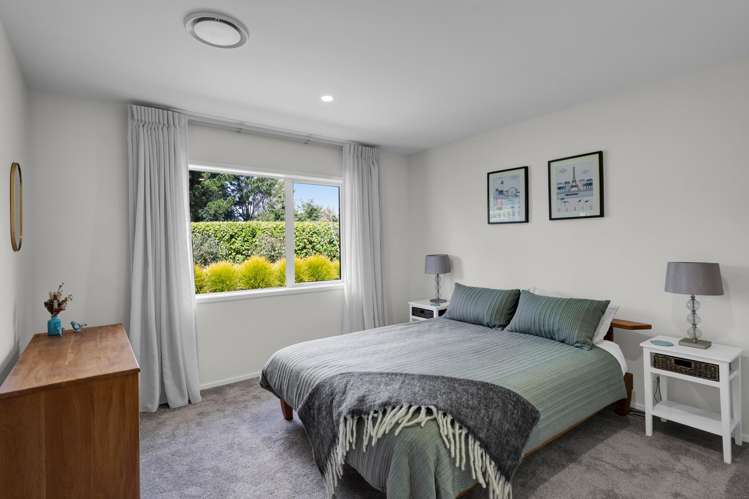 1371 Egmont Road Egmont Village_15