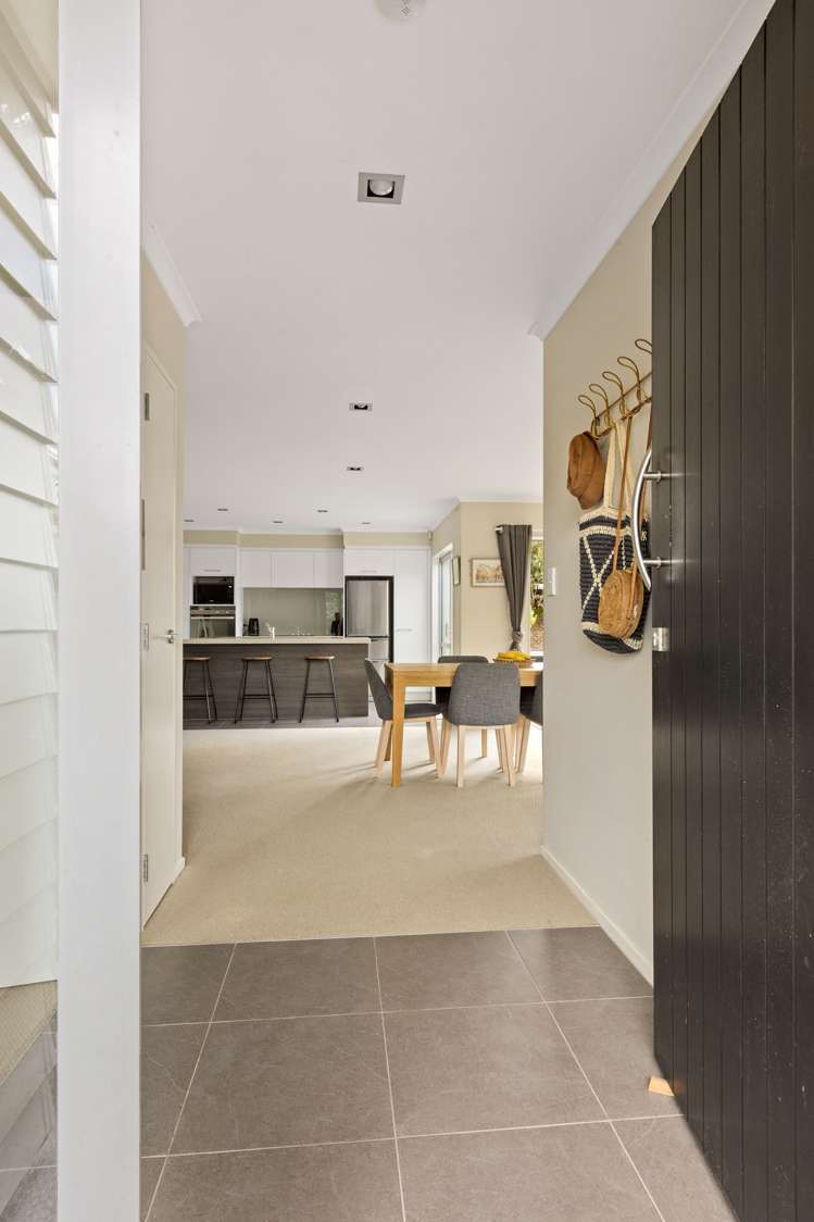 8 Beachwood Drive Hatfields Beach_22