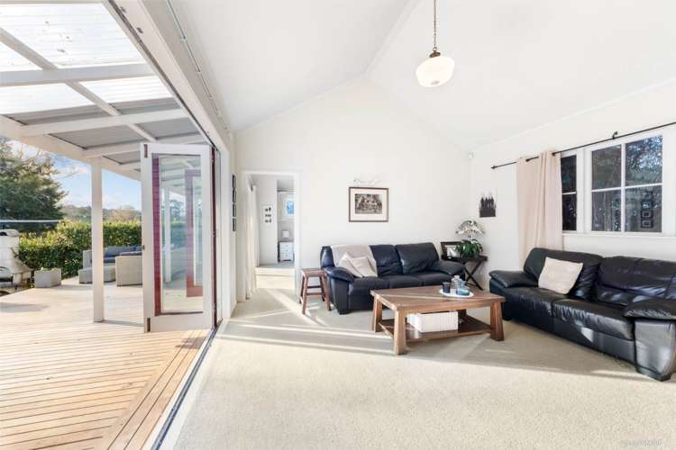 332 Waitakere Road Taupaki_9