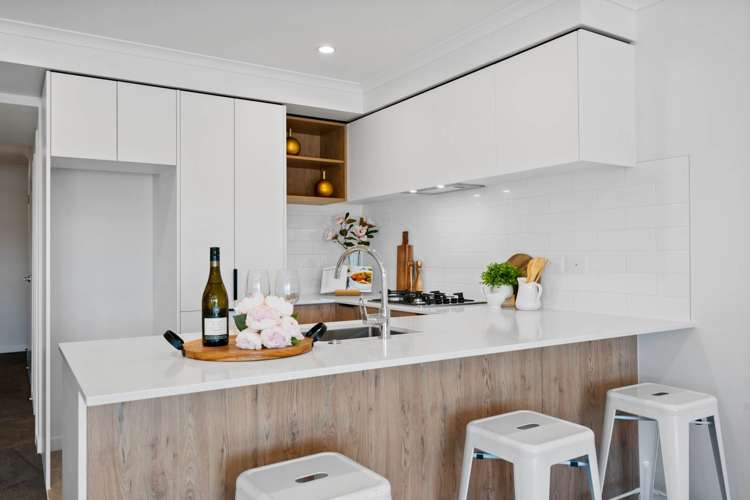 304/30 Shortfin Place Flat Bush_6