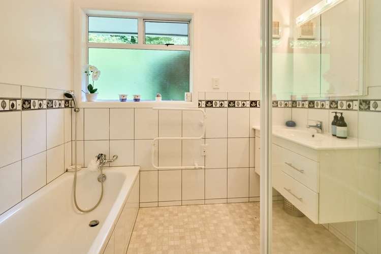 46 Homewood Crescent Karori_16