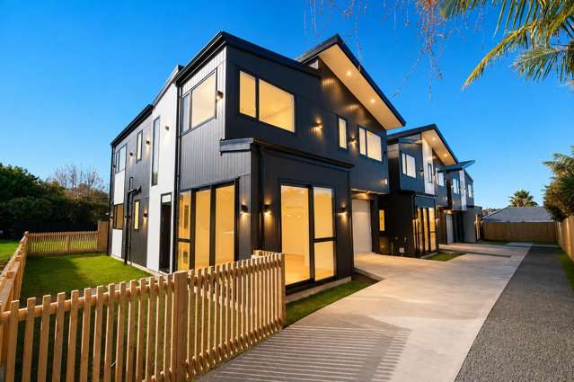 4 Bedrooms, 3 Bathrooms in Howick