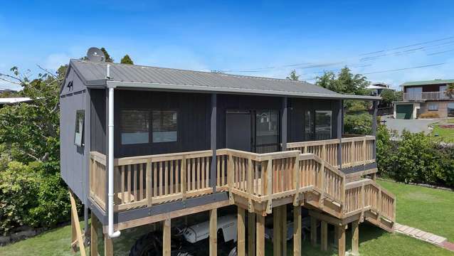 Newly finished 1 bed unit in prime Snells Beach location