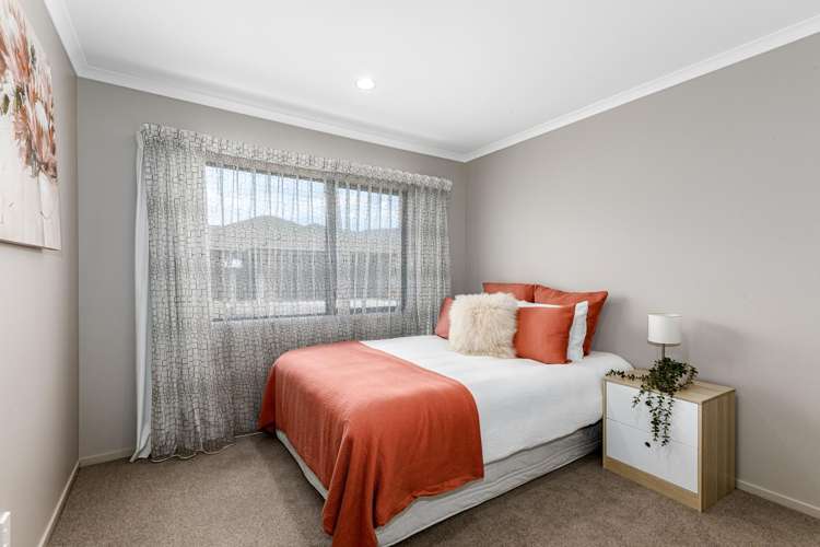 64 Sunstone Crescent Brown Owl_15