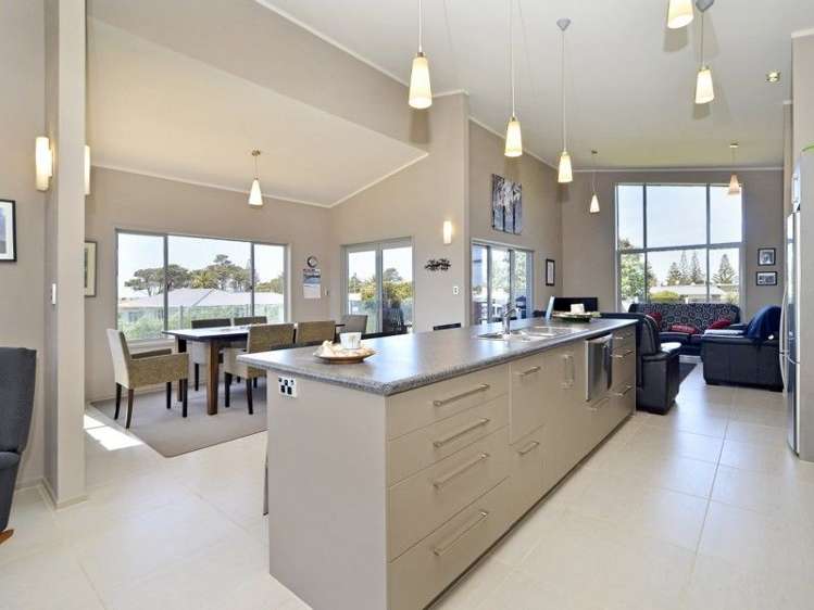 5 Pinedale Crescent Riversdale Beach_7