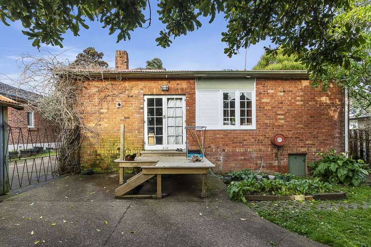 293 Massey Road Mangere East_13