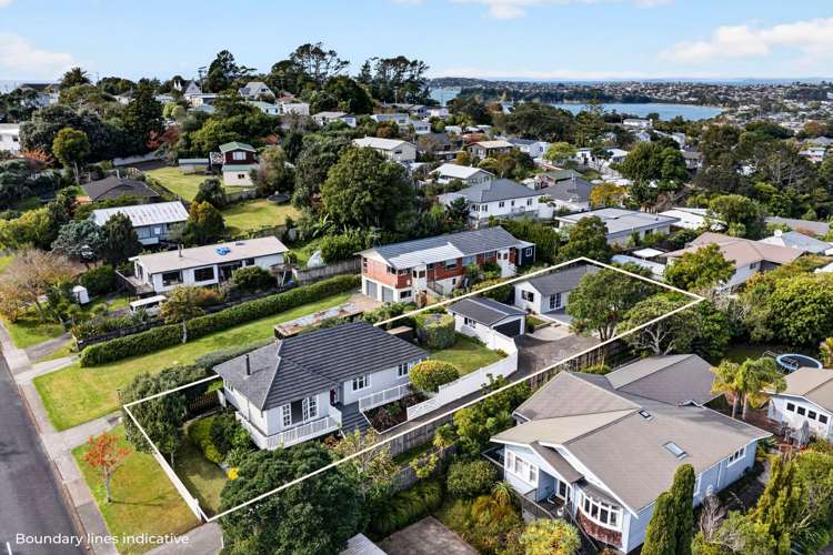 20 & 20A Brian Crescent Stanmore Bay_1