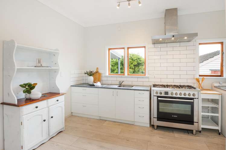 24 Vernon Avenue Takaro_12