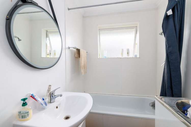 2/650 Cashel Street 1477_4