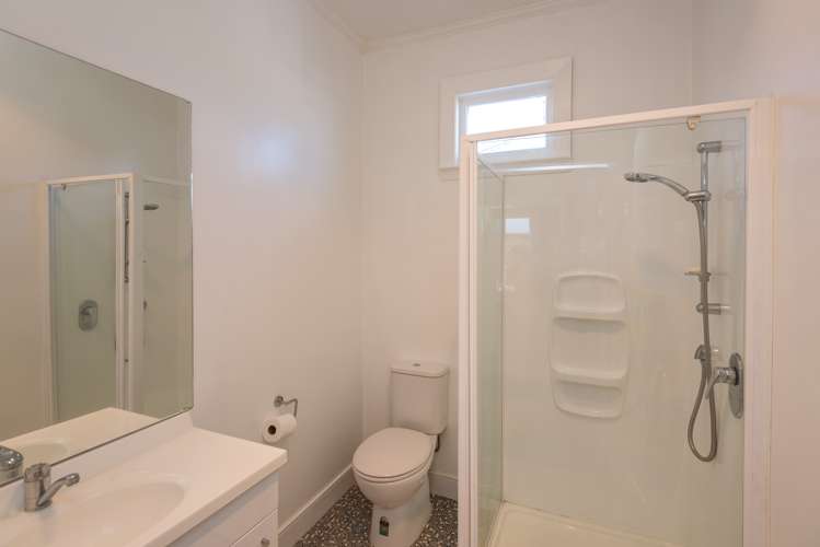 66 Barton Street Woolston_12