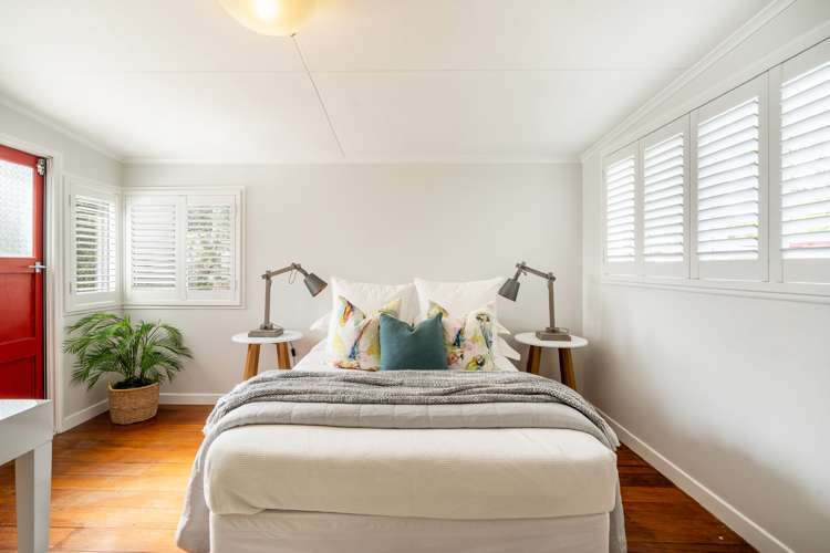 42a Old Lake Road Narrow Neck_17